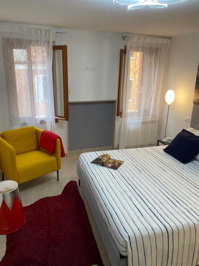 Casabella Chioggia Casa Indipendente Con Corte Luaran gambar