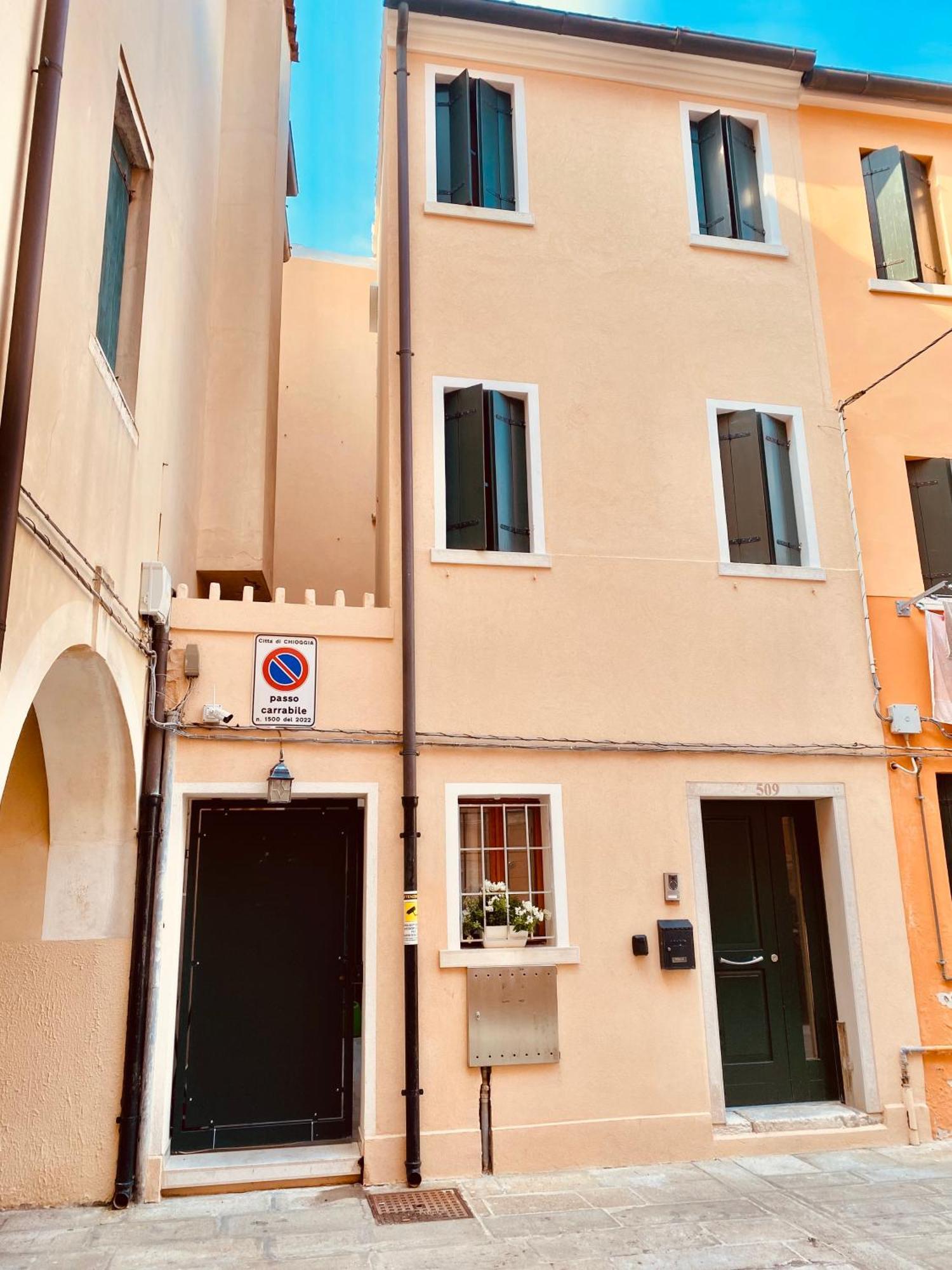 Casabella Chioggia Casa Indipendente Con Corte Luaran gambar