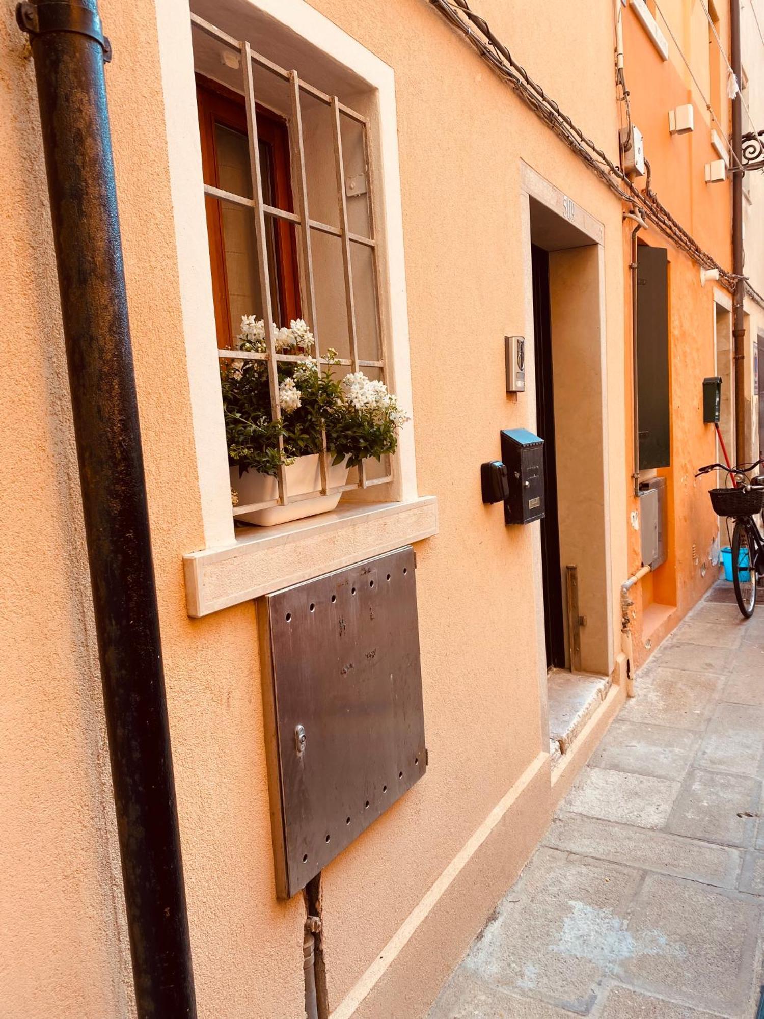 Casabella Chioggia Casa Indipendente Con Corte Luaran gambar